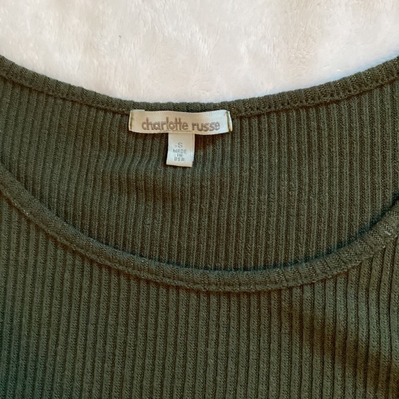 Olive green ribbed t shirt ruffles on sleeve and bottom - Picture 4 of 4